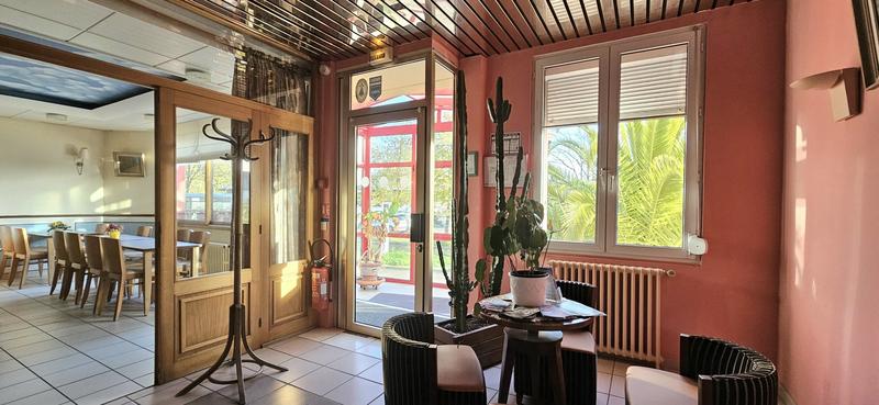 Local commercial - 676 m² - 22 pièces