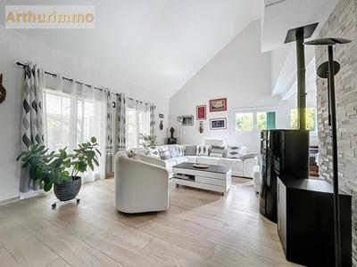 Maison - 169 m² - 7 pièces