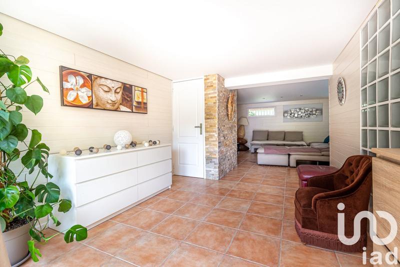 Maison - 220 m² - 6 pièces