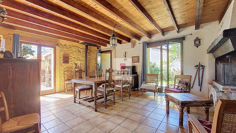 Maison - 257 m² - 10 pièces