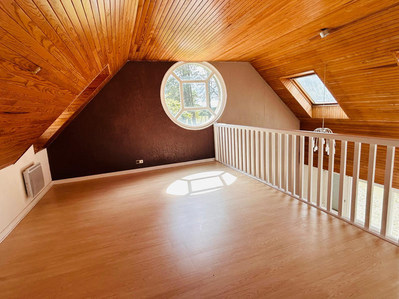 Propriété - 231 m² - 9 pièces