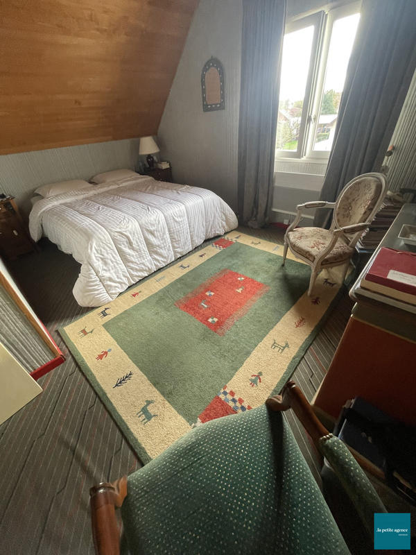 Maison traditionnelle - 128 m² - 7 pièces