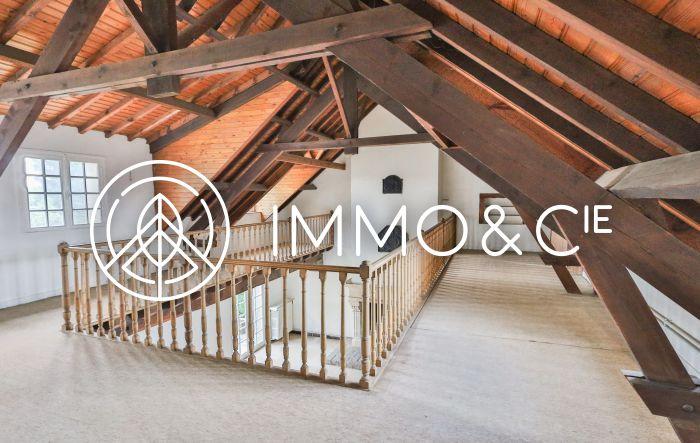 Maison - 260 m² - 6 pièces