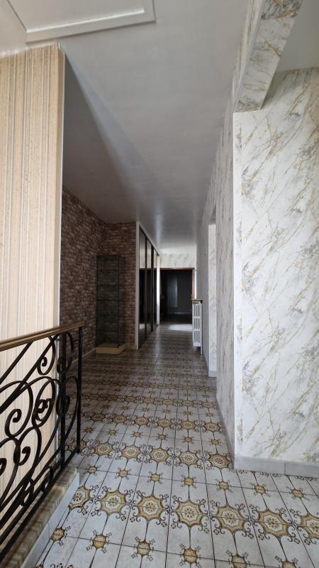 Local commercial - 238 m² - 4 pièces