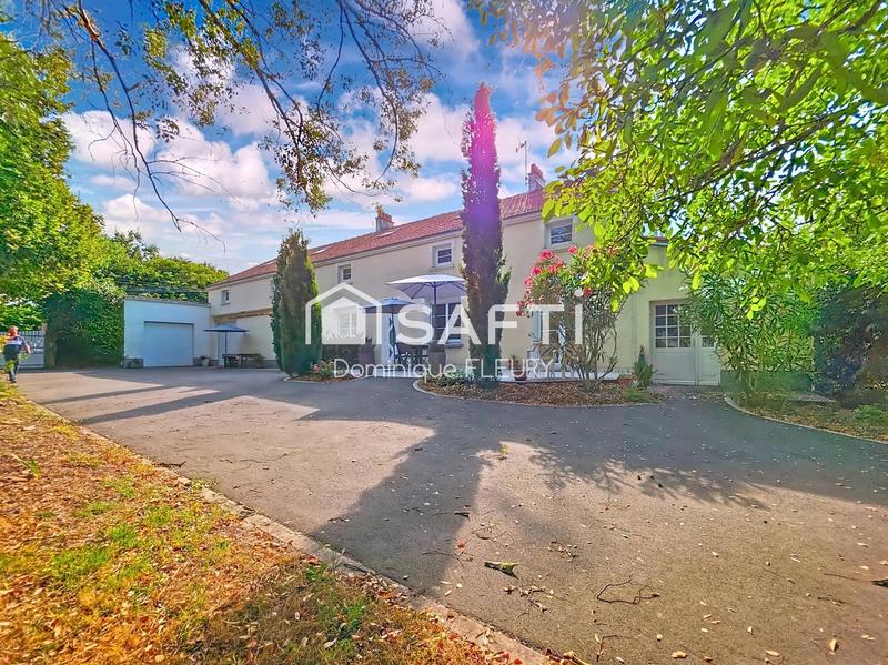 Maison - 252 m² - 8 pièces