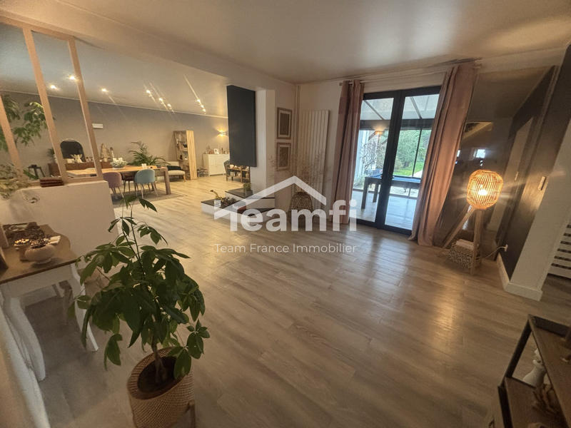 Maison - 255 m² - 7 pièces
