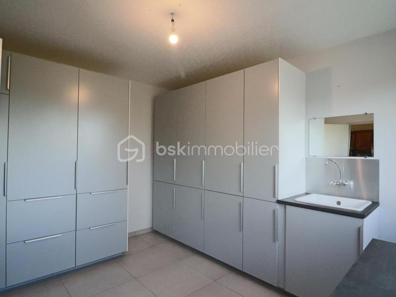 Demeure - 125 m² - 6 pièces