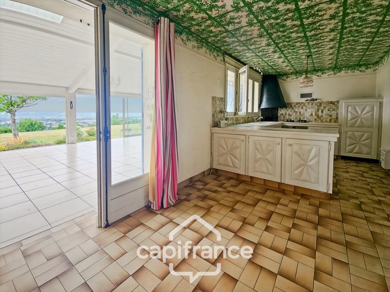 Maison - 235 m² - 7 pièces