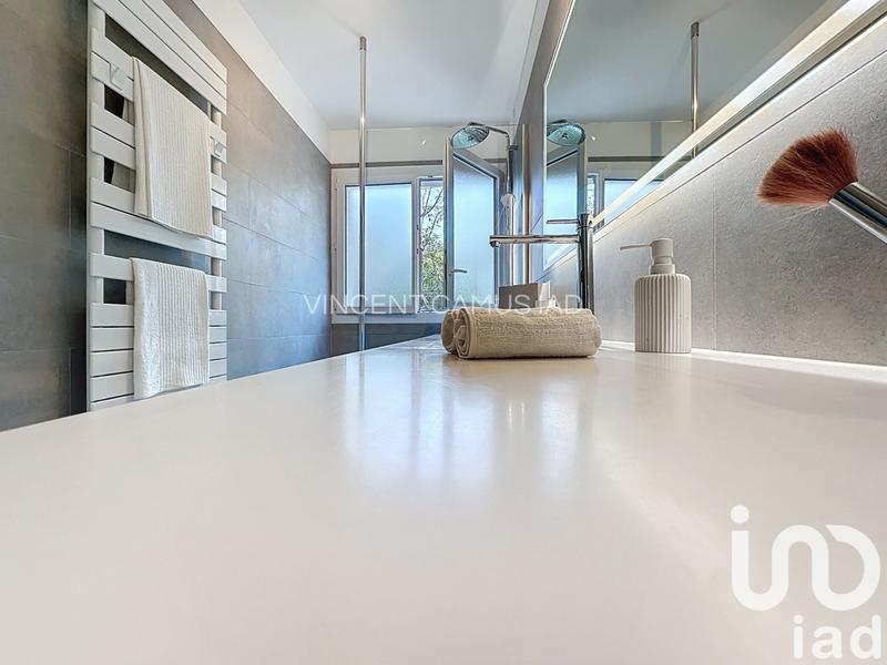 Appartement - 64 m² - 2 pièces