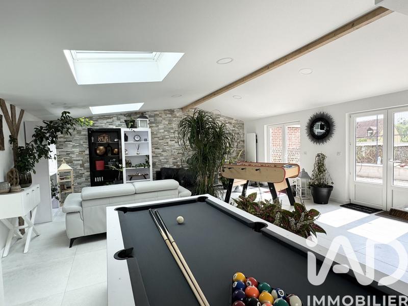 Maison - 212 m² - 8 pièces