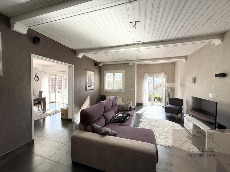 Maison - 220 m² - 5 pièces