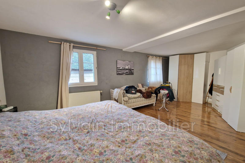 Maison - 243 m² - 10 pièces