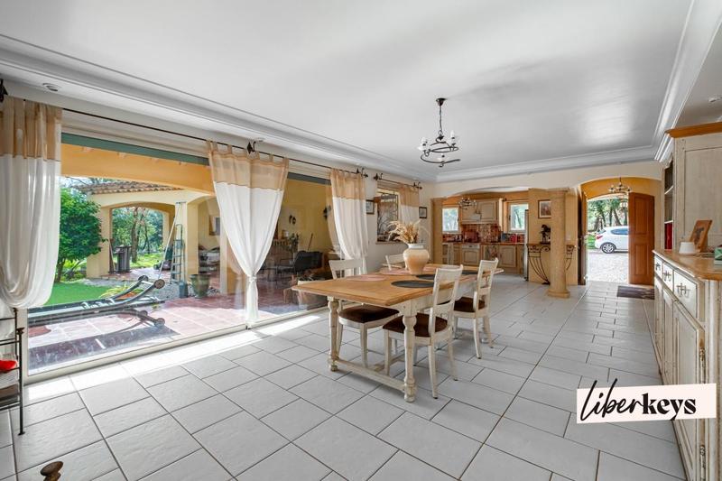 Villa - 160 m² - 5 pièces