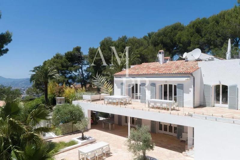 Propriété - 480 m² - 10 pièces