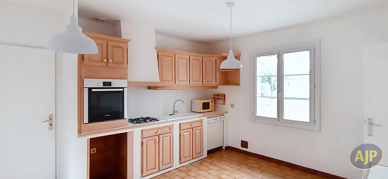 Maison - 96 m² - 5 pièces