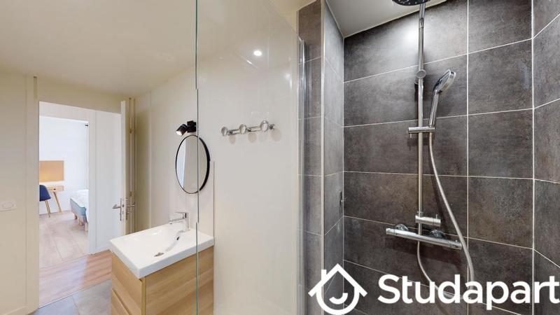 Chambre - 12 m² - 1 pièce