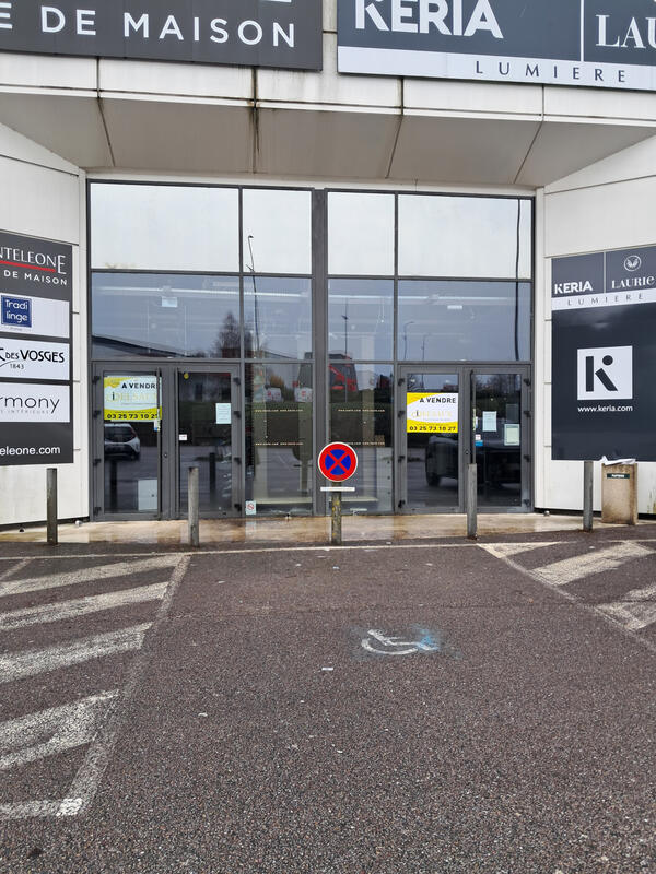 Local commercial - 751 m²