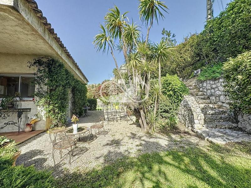 Villa - 247 m² - 7 pièces