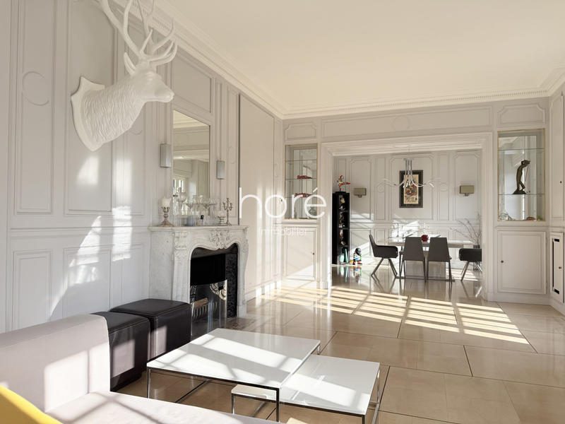 Maison - 290 m² - 9 pièces