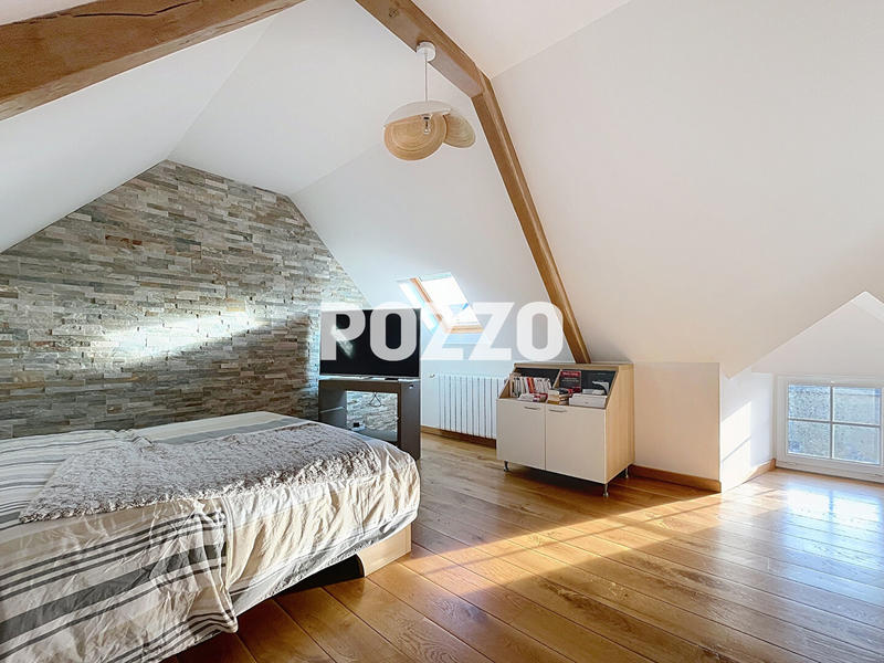 Maison - 215 m² - 8 pièces