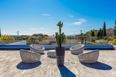 Villa - 257 m² - 10 pièces