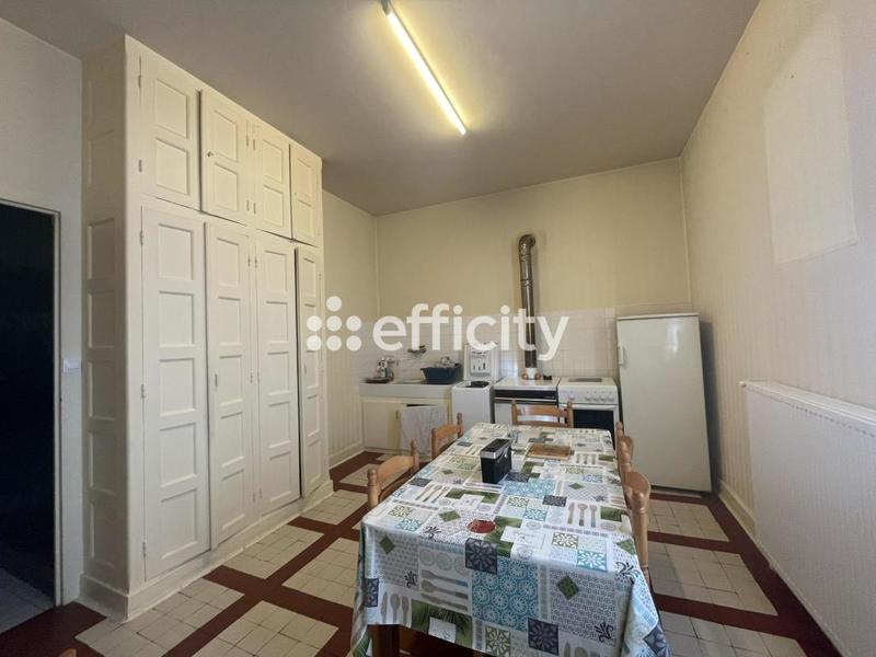 Maison - 265 m² - 8 pièces