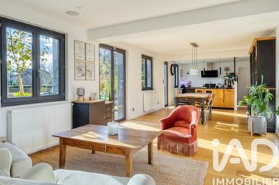 Maison - 207 m² - 7 pièces