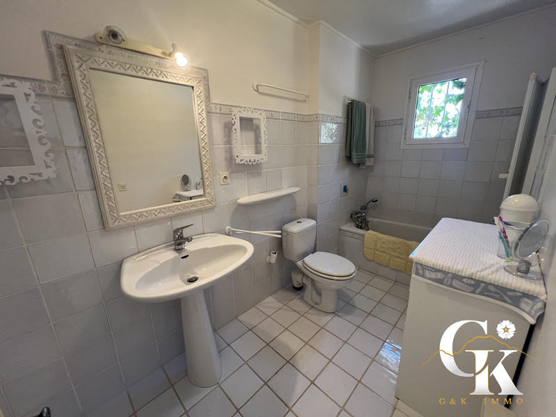 Maison - 250 m² - 7 pièces