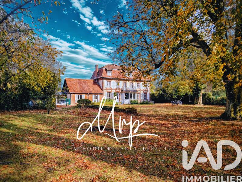 Maison - 227 m² - 8 pièces