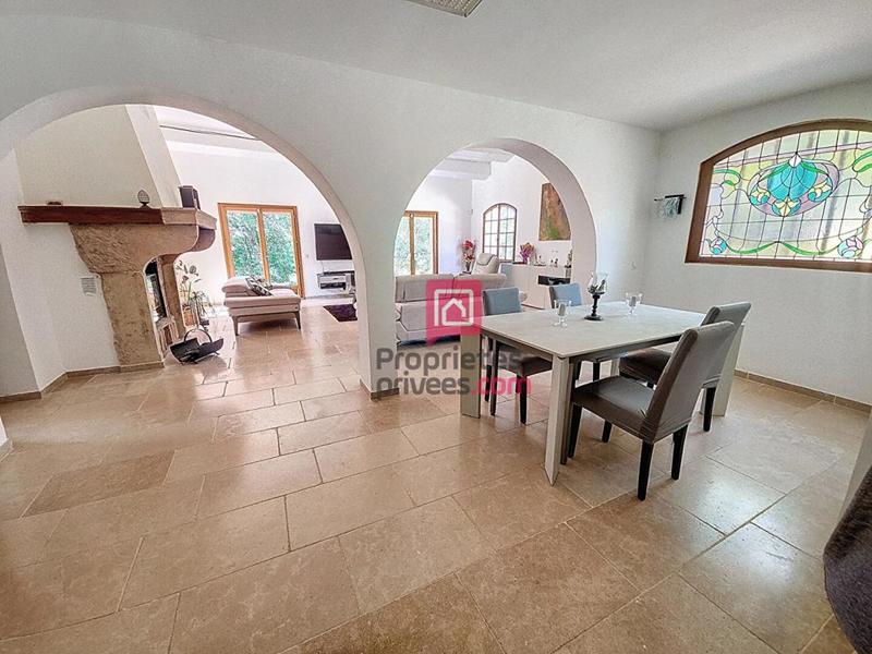 Villa - 220 m² - 9 pièces