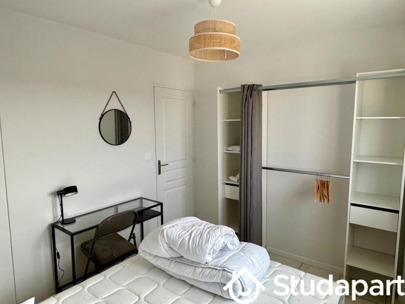 Chambre - 10 m² - 1 pièce