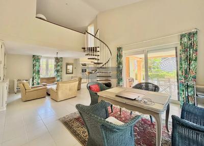 Maison - 105 m² - 5 pièces