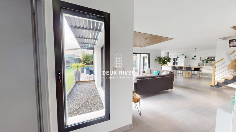 Maison contemporaine - 163 m² - 7 pièces