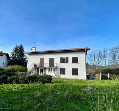 Maison - 200 m² - 9 pièces