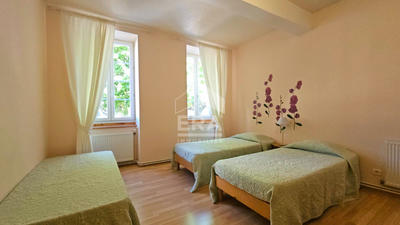 Maison - 430 m² - 15 pièces