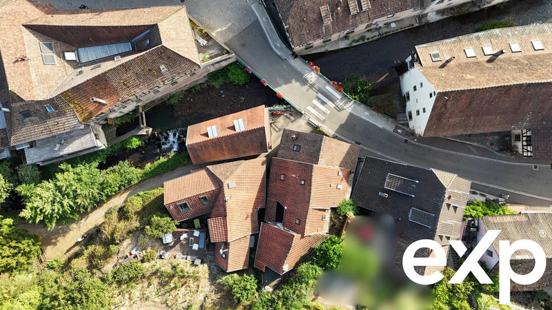 Maison traditionnelle - 258 m² - 7 pièces