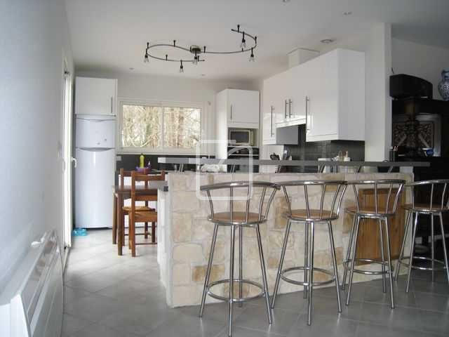 Maison - 170 m² - 7 pièces