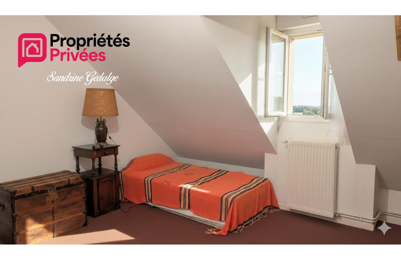 Maison - 195 m² - 9 pièces