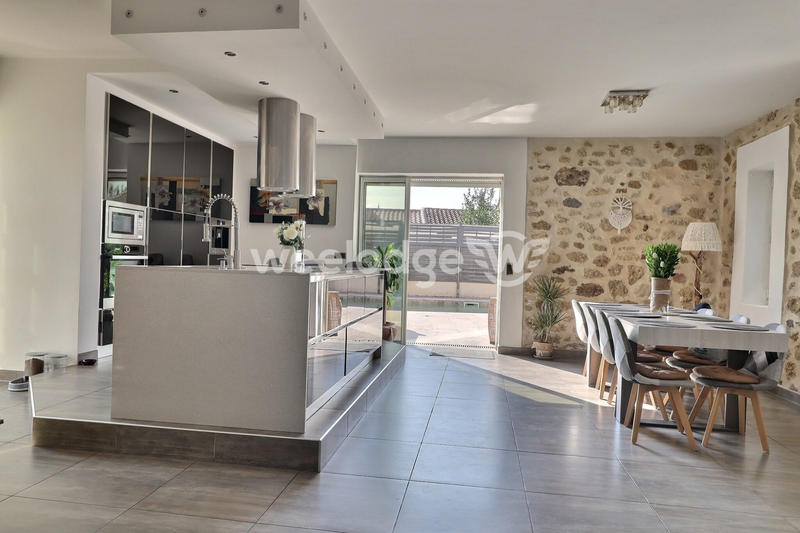 Maison - 200 m² - 5 pièces