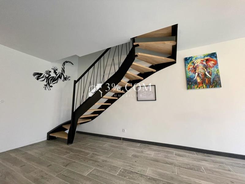 Maison - 99 m² - 5 pièces