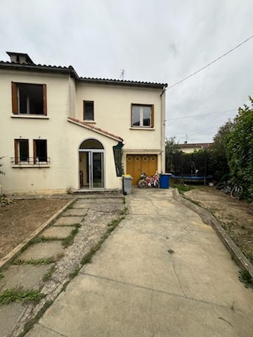 Appartement - 80 m² - 5 pièces