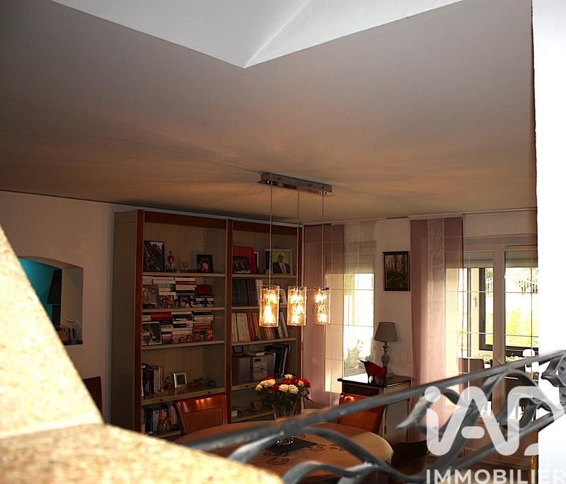 Maison - 250 m² - 6 pièces