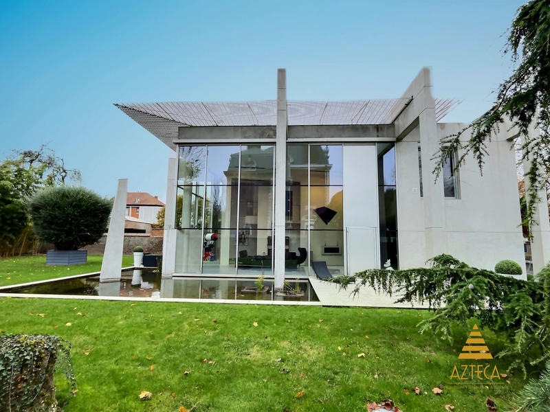 Maison contemporaine - 295 m² - 6 pièces