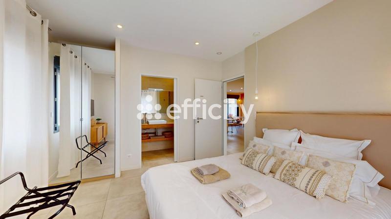 Maison - 186 m² - 8 pièces