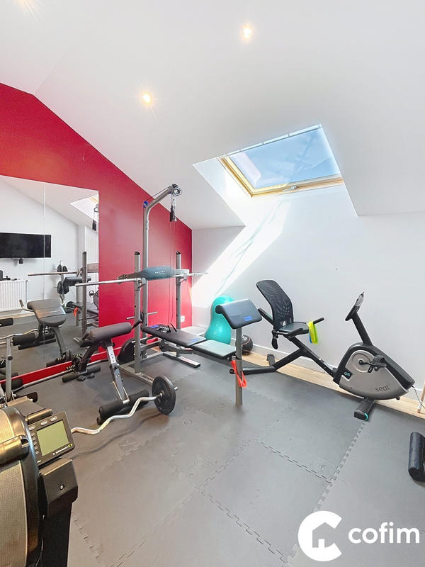 Maison contemporaine - 279 m² - 12 pièces