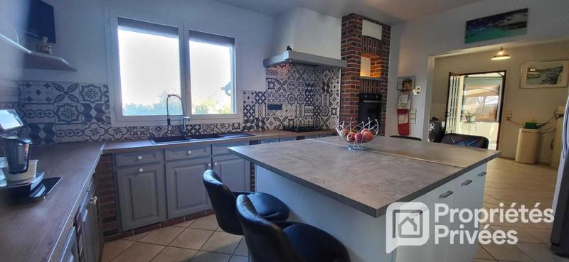 Maison - 215 m² - 9 pièces