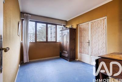 Appartement - 90 m² - 5 pièces