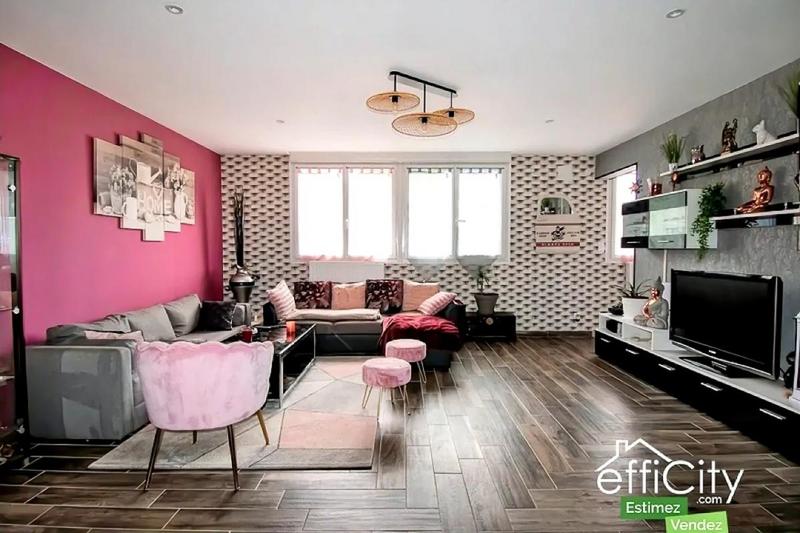 Maison - 220 m² - 8 pièces