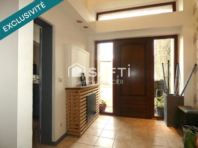 Maison - 232 m² - 7 pièces