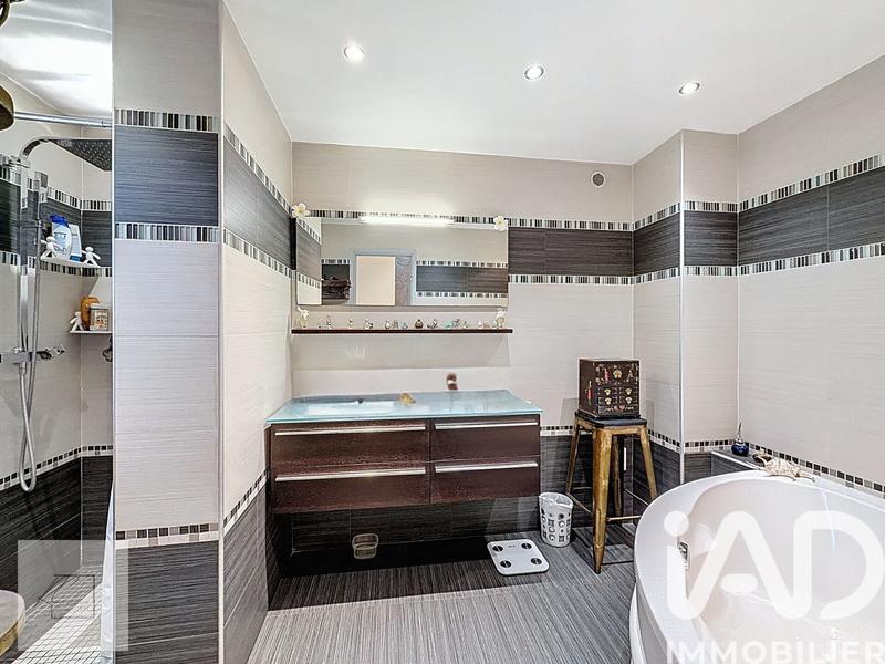 Maison - 148 m² - 5 pièces